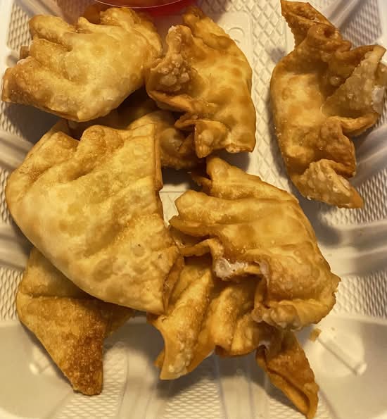 5. Crab Rangoon 炸蟹角